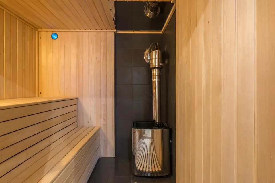Sauna sobası ve oturma sekileri